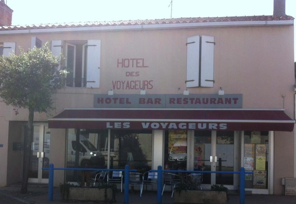 Hotel Les Voyageurs à Vairé Extérieur photo