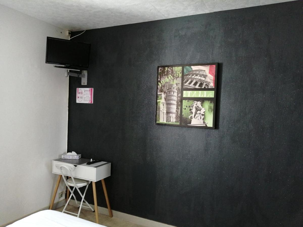 Hotel Les Voyageurs à Vairé Extérieur photo